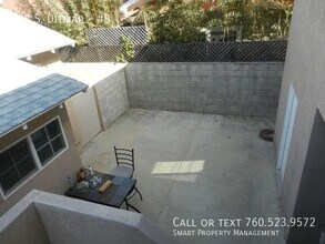 237 S Ditmar St in Oceanside, CA - Building Photo - Building Photo