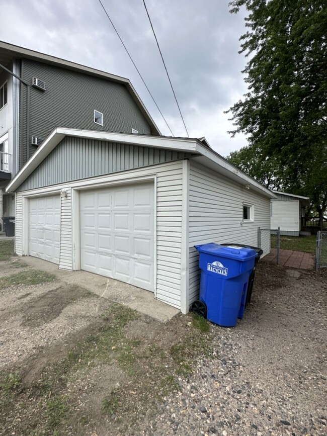 1514 10th Ave N in Fargo, ND - Foto de edificio - Building Photo