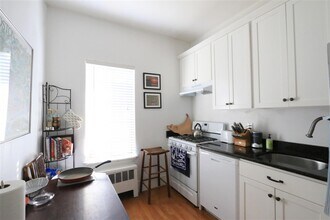 21 Ellery St, Unit 6 in Cambridge, MA - Foto de edificio - Building Photo