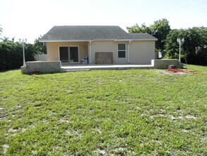 401 NW 23rd St in Boca Raton, FL - Building Photo - Building Photo