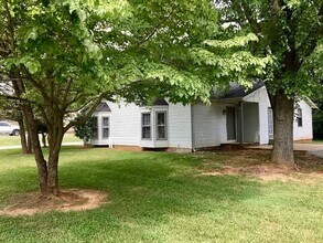 1485 Nichols Dr in Clarksville, TN - Building Photo - Building Photo