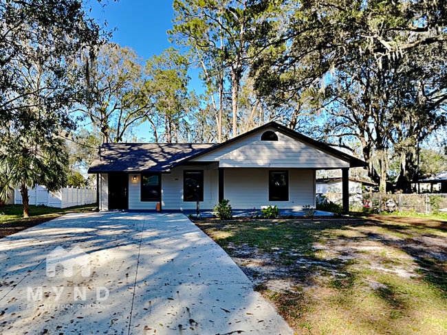 property at 204 S Maki Rd