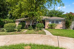 21806 Falvel Rd in Spring, TX - Building Photo