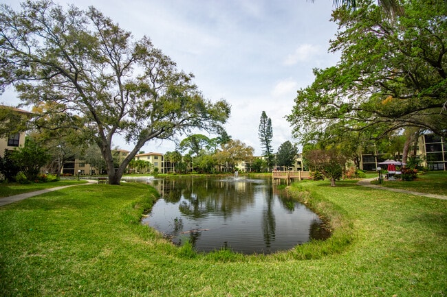 305 30th Ave W, Unit A207 in Bradenton, FL - Building Photo - Building Photo