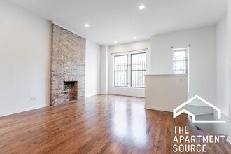2835 W Medill Ave, Unit 1 in Chicago, IL - Foto de edificio - Building Photo