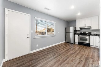 10401 W 45th Ave in Wheat Ridge, CO - Foto de edificio - Building Photo