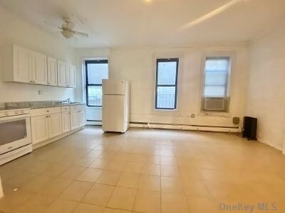 23-08 44th Dr in Queens, NY - Building Photo
