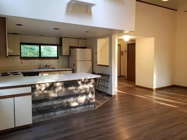 618 Mountain View Way in Bushkill, PA - Building Photo - Building Photo