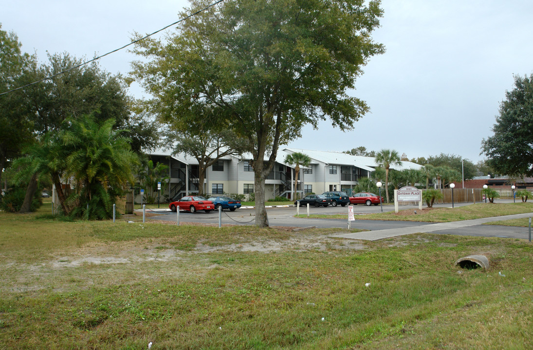 Gateway Place Apartments in St. Petersburg, FL - Building Photo