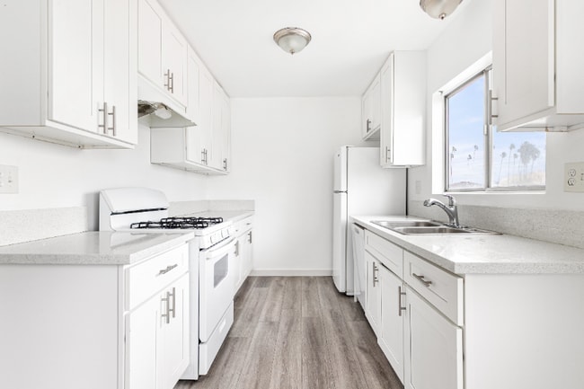 410 W Regent St in Inglewood, CA - Foto de edificio - Building Photo