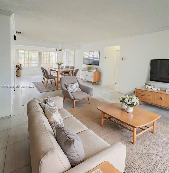 1131 NW 85th Way in Pembroke Pines, FL - Building Photo - Building Photo