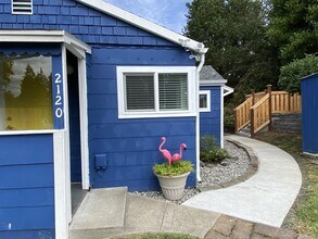 2120 15th St in Bremerton, WA - Foto de edificio - Building Photo