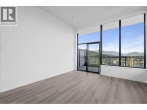 626 Claremont St in Coquitlam, BC - Building Photo - Building Photo