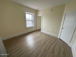 16 Caroline St, Unit 6 in Saratoga Springs, NY - Building Photo - Building Photo