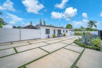 5001 NW 190th St in Miami Gardens, FL - Building Photo - Building Photo