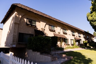 5737 Magnolia Ave, Unit Magnolia Apartments in Whittier, CA - Building Photo