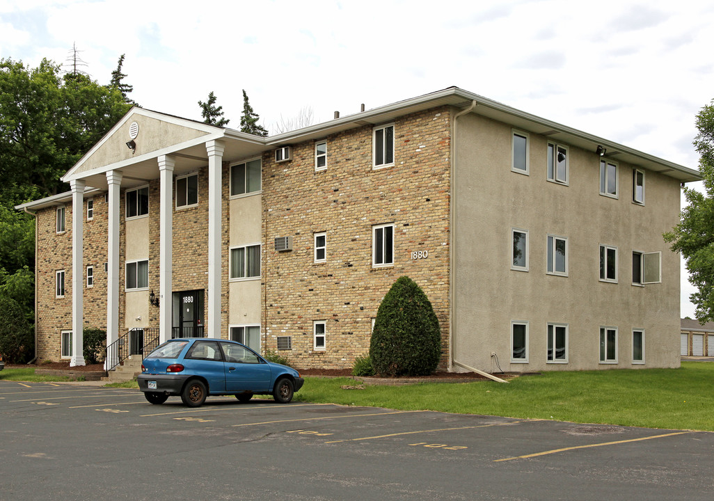 Maple Plain Apartments in Maple Plain, MN - Building Photo