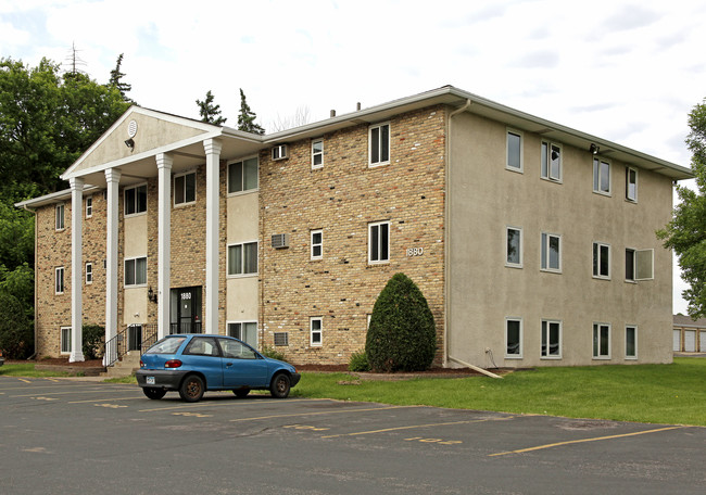 Maple Plain Apartments