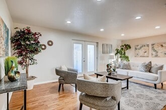 7111 Clay St in Westminster, CO - Building Photo - Building Photo