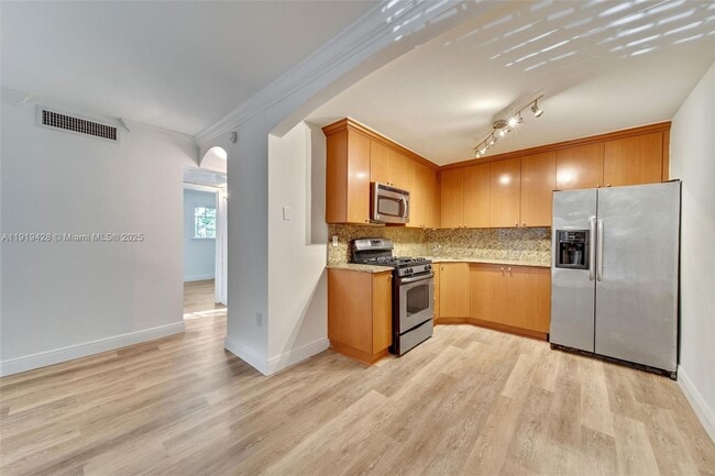 3245 Virginia St in Miami, FL - Building Photo - Building Photo