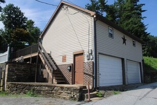 10 Winter Ave in Glen Rock, PA - Building Photo