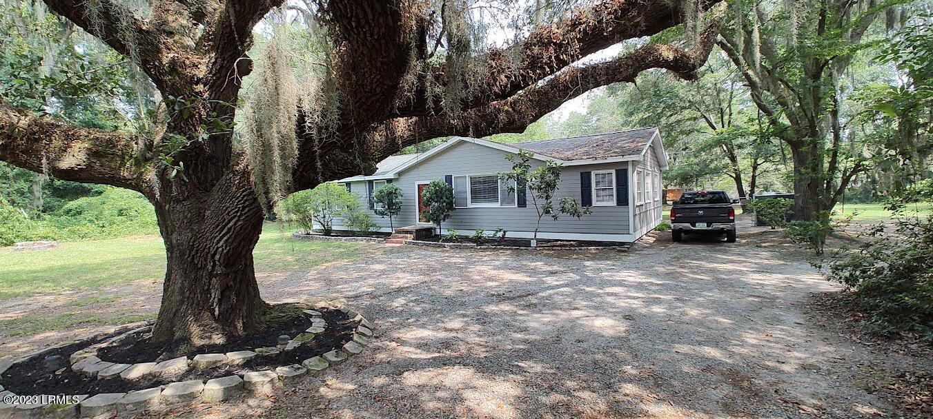 2723 Waddell Rd in Beaufort, SC - Building Photo