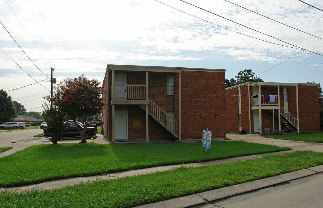 3425 Meadowdale St in Metairie, LA - Building Photo