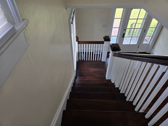 property at 314 W Cedar St