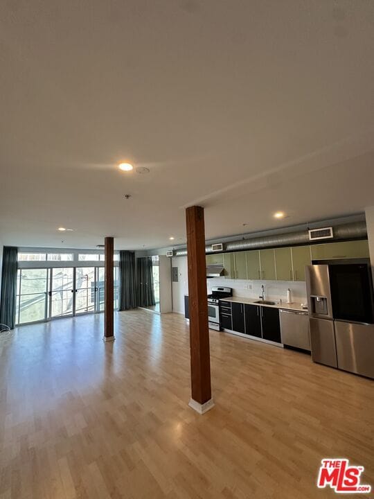 4215 Glencoe Ave in Marina Del Rey, CA - Building Photo - Building Photo