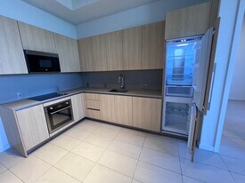 145 NW 31st St, Unit B2 in Miami, FL - Building Photo