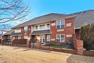 6683 W Valley View Rd in Rogers, AR - Building Photo - Building Photo