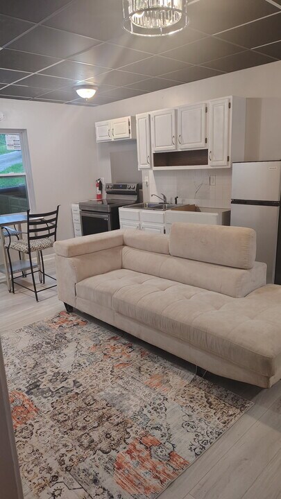 1917 Paces Landing Cir NW, Unit Paces Landing in Conyers, GA - Foto de edificio
