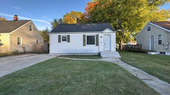 1808 N Merrifield Ave in Mishawaka, IN - Building Photo