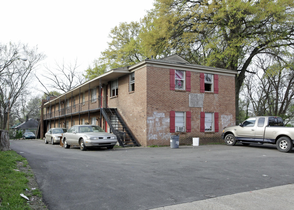 Richmond Place in Memphis, TN - Foto de edificio