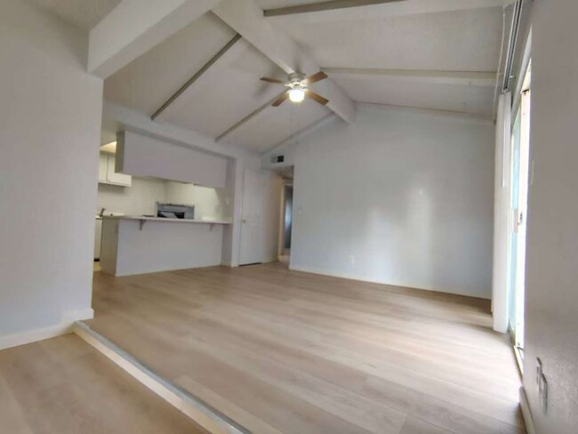 6608 Gold Run Ave in Sacramento, CA - Building Photo - Building Photo