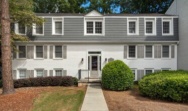 The Ashford in Brookhaven, GA - Foto de edificio - Building Photo