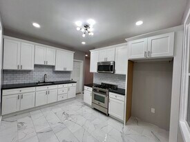 83 W 11th St, Unit 1 in Bayonne, NJ - Building Photo