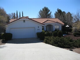 2511 Cherokee Cir in Las Cruces, NM - Building Photo