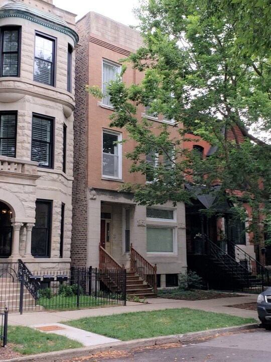 2241 N Seminary Ave in Chicago, IL - Building Photo