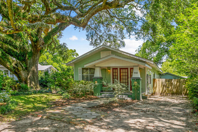 property at 1408 E Mallory St