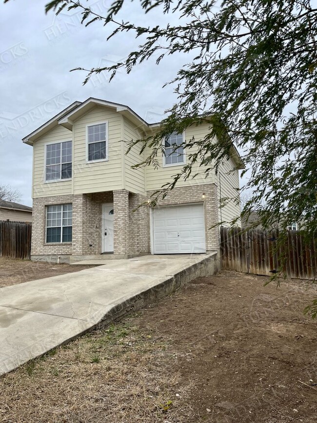8819 Pensive Dr in Converse, TX - Building Photo - Building Photo