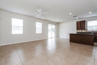 8753 Briggs Marsh Ct in New Port Richey, FL - Building Photo - Building Photo