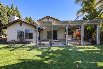 383 Islander St in Oceanside, CA - Building Photo - Building Photo