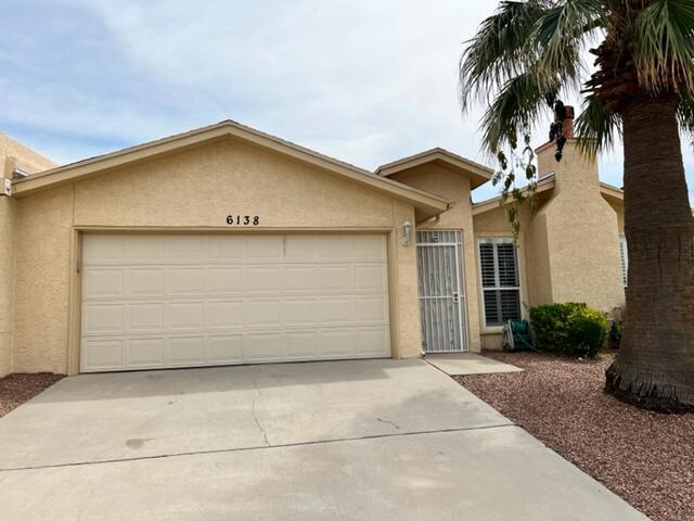 6138 Los Robles Dr in El Paso, TX - Building Photo