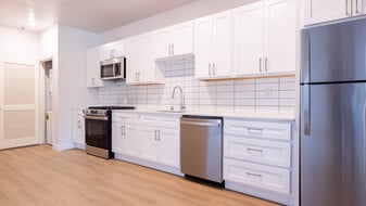 Arlo Woodland Hills in Woodland Hills, CA - Building Photo