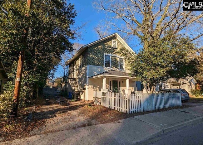 property at 3121 Rosewood Dr