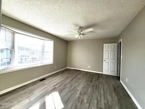 3800 Sterling Pointe Dr in Winterville, NC - Foto de edificio - Building Photo