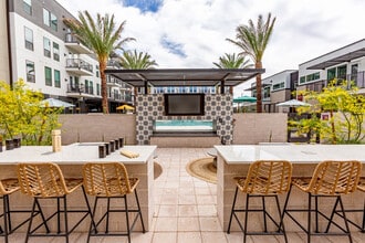 NOVEL Val Vista by Crescent Communities in Gilbert, AZ - Foto de edificio - Building Photo