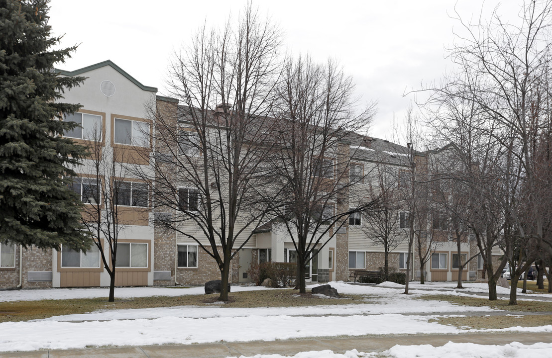 Carl Inoway Senior Housing in Logan, UT - Foto de edificio