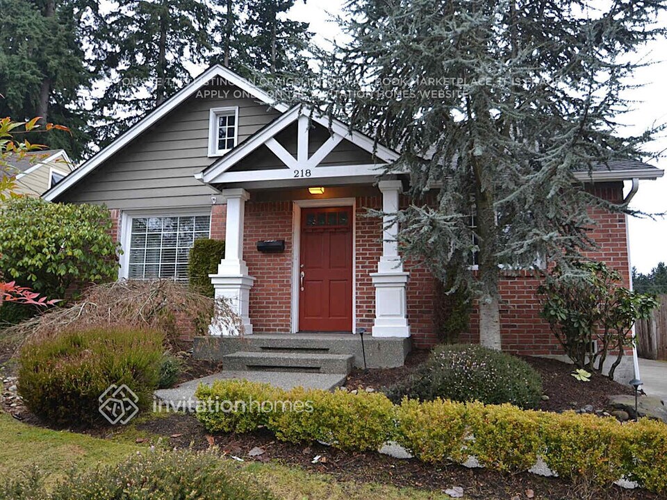 218 Summit Ave in Fircrest, WA - Building Photo